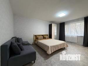 Студия квартира, посуточно, 35м2, 1/5 этаж