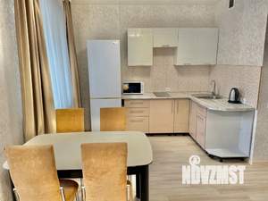 Студия квартира, посуточно, 40м2, 1/20 этаж