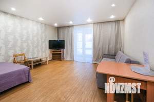 Студия квартира, посуточно, 34м2, 1/18 этаж