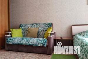 1-к квартира, посуточно, 42м2, 3/10 этаж