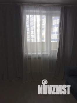 Студия квартира, посуточно, 30м2, 3/18 этаж