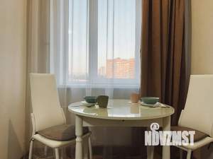 1-к квартира, посуточно, 35м2, 13/16 этаж