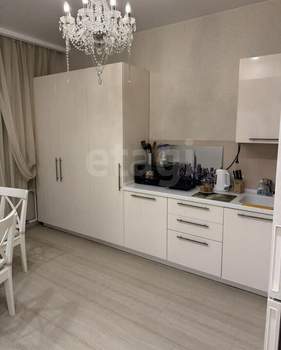 4-к квартира, на длительный срок, 100м2, 1/10 этаж