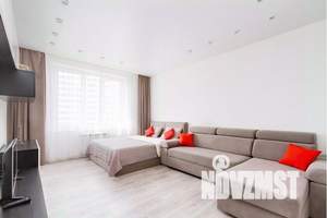 1-к квартира, посуточно, 43м2, 7/25 этаж