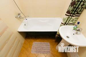 1-к квартира, посуточно, 35м2, 2/18 этаж