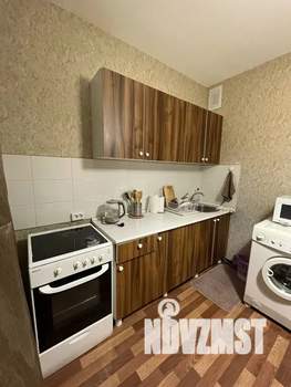 1-к квартира, посуточно, 32м2, 2/10 этаж