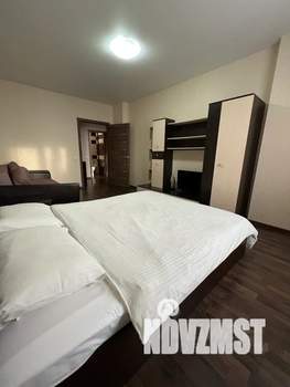 1-к квартира, посуточно, 42м2, 22/25 этаж
