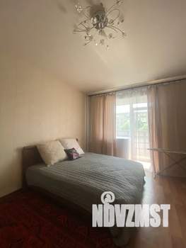 1-к квартира, посуточно, 43м2, 2/18 этаж