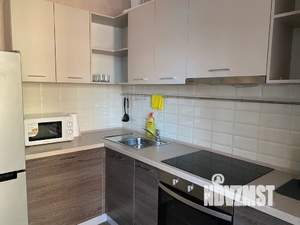 Студия квартира, посуточно, 42м2, 6/9 этаж