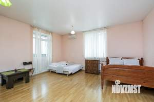 Студия квартира, посуточно, 43м2, 9/10 этаж