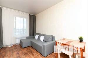 2-к квартира, посуточно, 42м2, 4/25 этаж