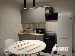 Студия квартира, на длительный срок, 33м2, 1/10 этаж