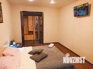 1-к квартира, посуточно, 38м2, 4/10 этаж