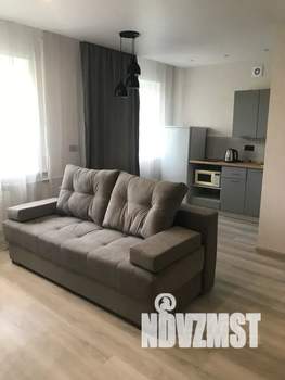 Студия квартира, посуточно, 40м2, 4/5 этаж