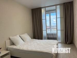 1-к квартира, посуточно, 40м2, 21/25 этаж