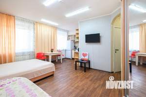 Студия квартира, посуточно, 32м2, 1/5 этаж
