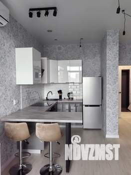 Студия квартира, посуточно, 38м2, 10/18 этаж