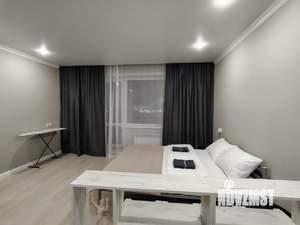 Студия квартира, посуточно, 40м2, 4/10 этаж