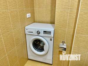 Студия квартира, посуточно, 40м2, 1/20 этаж