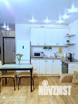 Студия квартира, посуточно, 33м2, 2/18 этаж