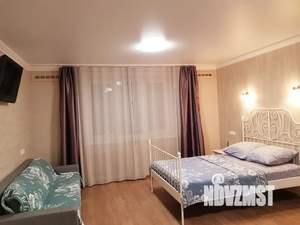 Студия квартира, посуточно, 33м2, 3/10 этаж