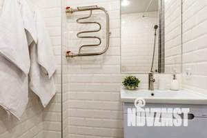 2-к квартира, посуточно, 46м2, 1/25 этаж