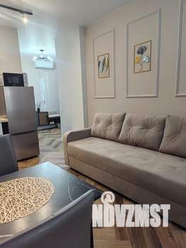 Студия квартира, посуточно, 40м2, 11/20 этаж