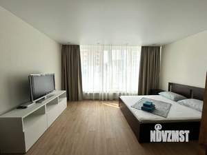 Студия квартира, посуточно, 43м2, 2/17 этаж