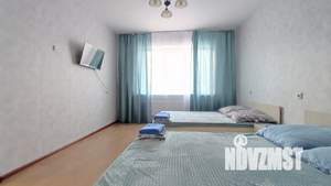 1-к квартира, посуточно, 37м2, 7/10 этаж