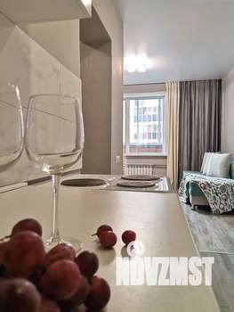 Студия квартира, посуточно, 28м2, 13/19 этаж