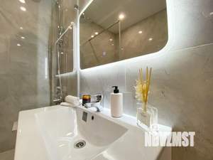 1-к квартира, посуточно, 46м2, 1/18 этаж