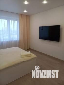 1-к квартира, посуточно, 39м2, 8/18 этаж
