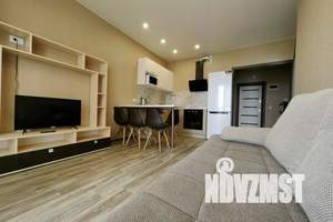 2-к квартира, посуточно, 39м2, 22/25 этаж