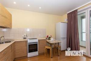 Студия квартира, посуточно, 30м2, 5/18 этаж