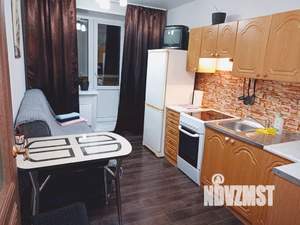 1-к квартира, посуточно, 38м2, 4/10 этаж