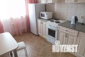 1-к квартира, посуточно, 38м2, 17/25 этаж