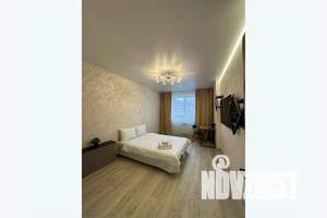 1-к квартира, посуточно, 40м2, 2/18 этаж