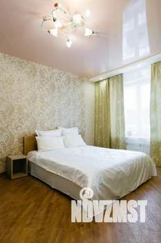 1-к квартира, посуточно, 35м2, 2/18 этаж