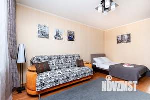 1-к квартира, посуточно, 40м2, 11/16 этаж