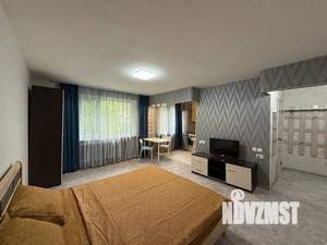 Студия квартира, посуточно, 35м2, 1/5 этаж