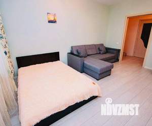 Студия квартира, посуточно, 35м2, 18/25 этаж