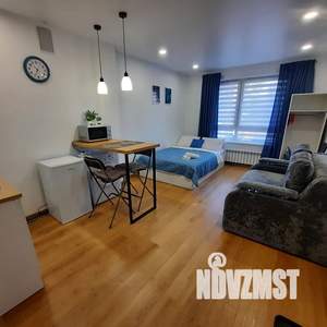 Студия квартира, посуточно, 25м2, 1/19 этаж