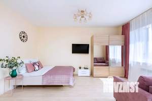 Студия квартира, посуточно, 44м2, 13/24 этаж