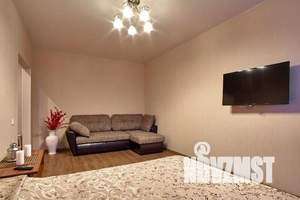 1-к квартира, посуточно, 43м2, 1/1 этаж