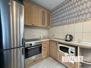 Студия квартира, посуточно, 35м2, 1/5 этаж