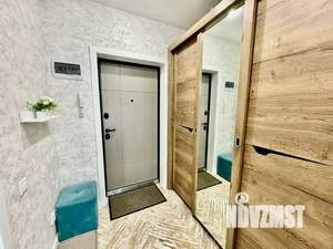 Студия квартира, посуточно, 35м2, 17/24 этаж