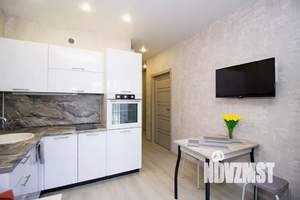 1-к квартира, посуточно, 40м2, 8/24 этаж