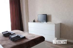 2-к квартира, посуточно, 42м2, 16/20 этаж