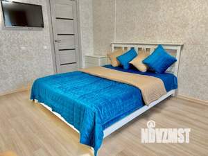 Студия квартира, посуточно, 40м2, 1/20 этаж