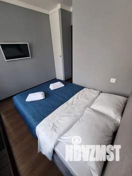 Студия квартира, посуточно, 36м2, 1/9 этаж
